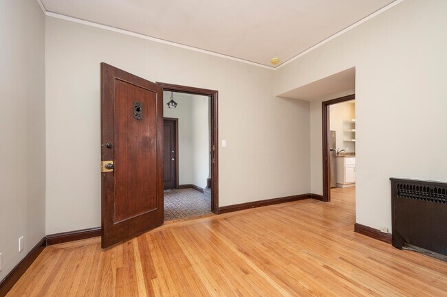 Entry - 1045 El Camino Real