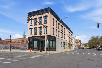 Building Photo - 180 Lyman St