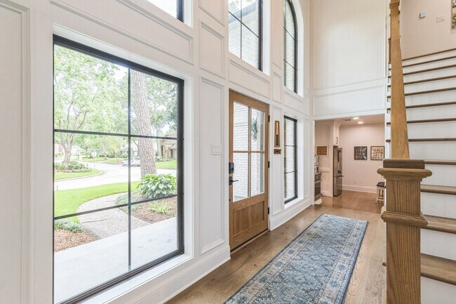 Foto del edificio - 4810 Middle Falls Dr