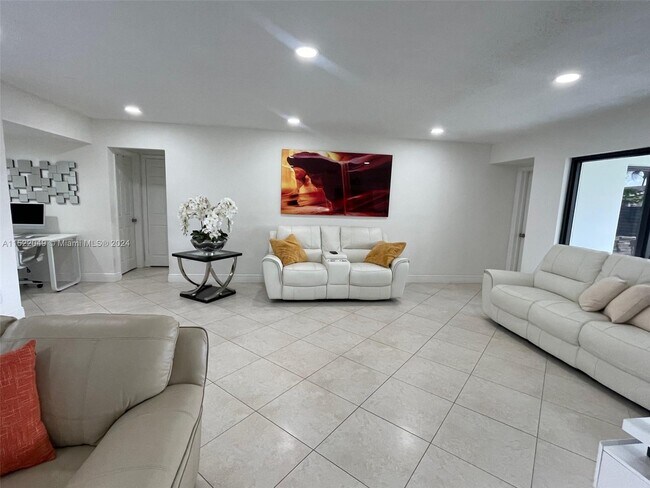 Building Photo - 9280 SW 54th Pl