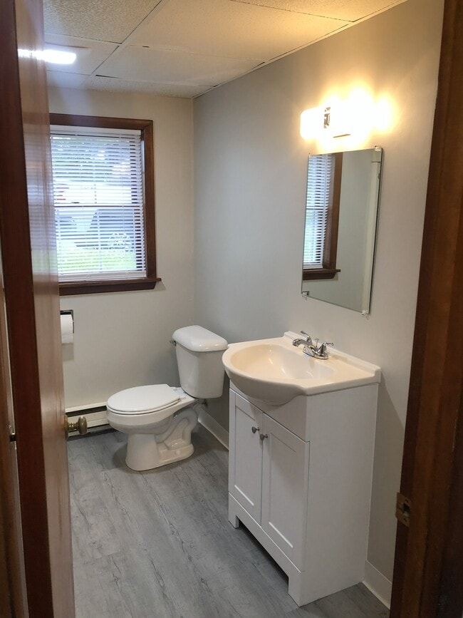 Building Photo - 2014 Willow Way Dr