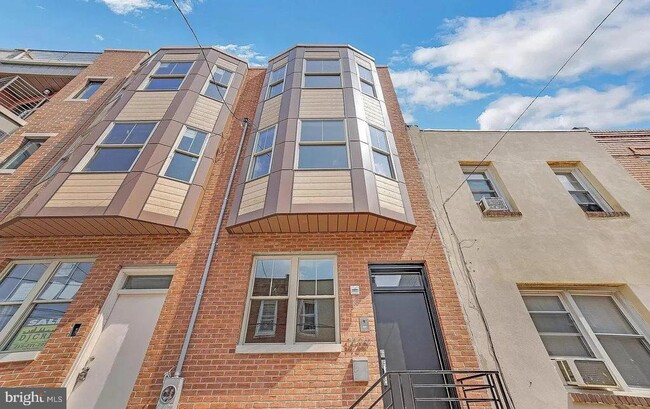 Building Photo - 1439 S Taylor St