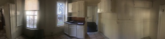 Kitchen - 845 N Los Robles Ave