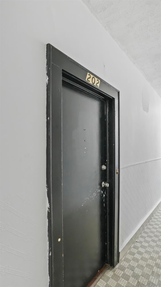 Building Photo - 260 Davis Ave