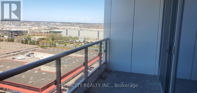 Photo du bâtiment - 950-1950 Portage Pkwy