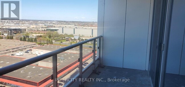 Building Photo - 950 Portage Pkwy