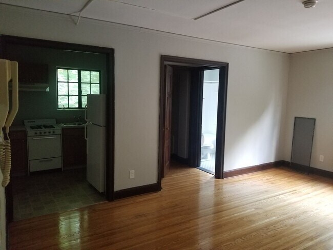 Foto del edificio - 117 Highland Pkwy
