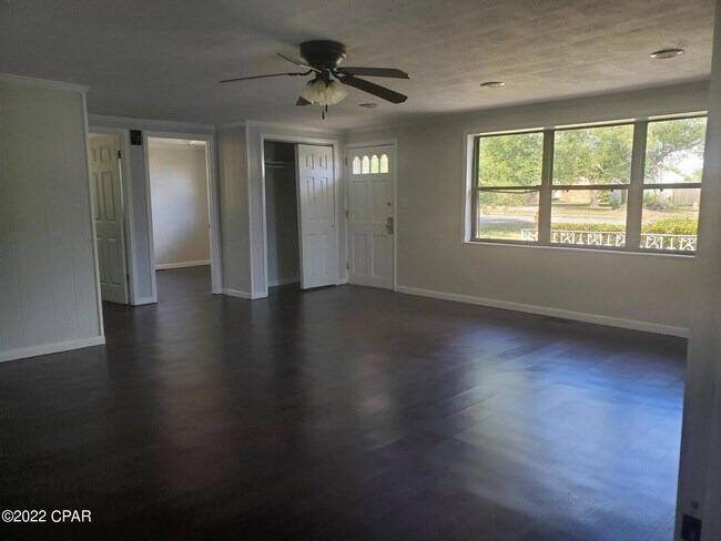 Foto del edificio - 1625 E 9th Ct