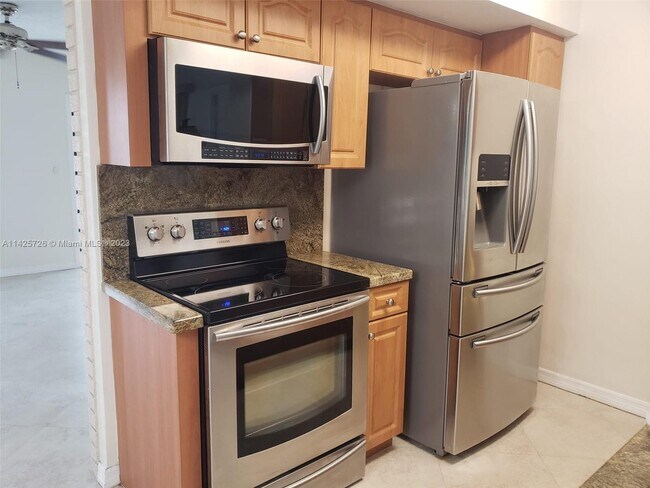 Foto del edificio - 3250 SW 23rd St