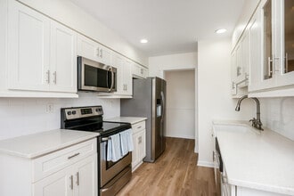 Building Photo - 154 Cold Spring Rd