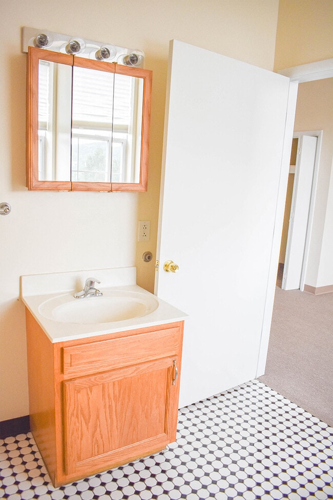 University Loft Apartments 3817 Dawson St Pittsburgh, PA