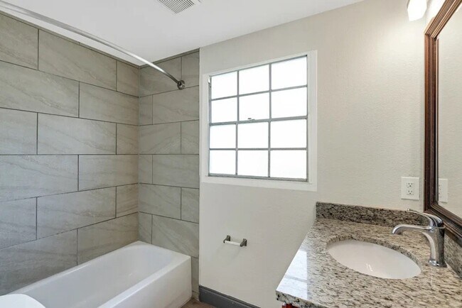 Foto del edificio - 3515 N 35th St