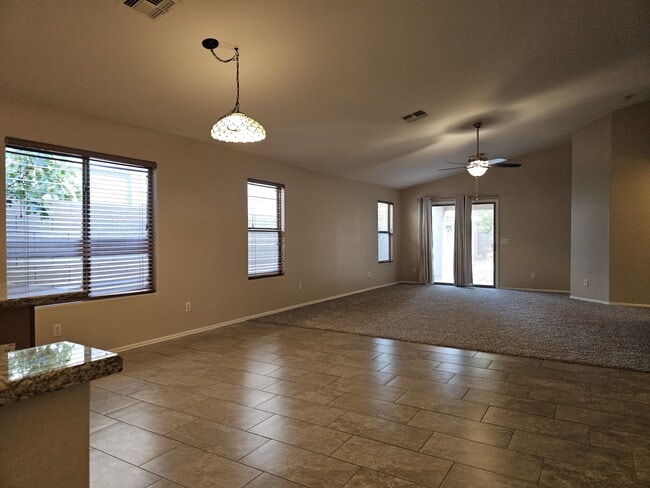 Building Photo - 2569 E Silversmith Trail
