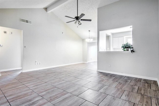 Building Photo - 1007 Kensington Dr