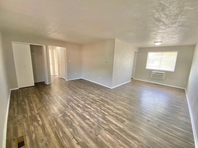 Building Photo - 464 Burman Ave
