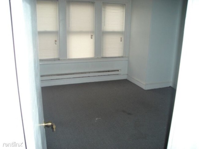 Building Photo - 61 N State Rd