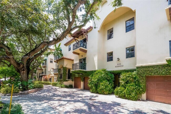 Foto del edificio - 2769 Coconut Ave
