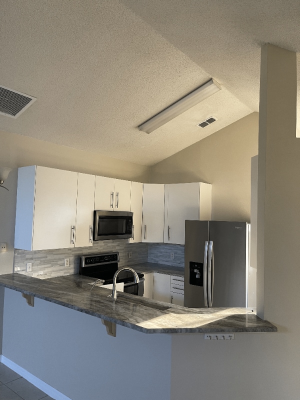Building Photo - 939 Lejay St