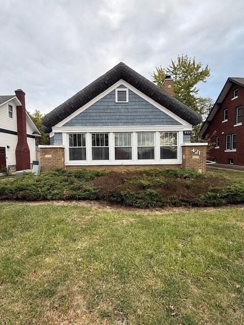 Primary Photo - 421 N Hough St