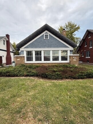 Building Photo - 421 N Hough St