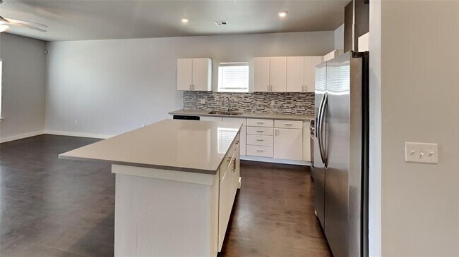 Building Photo - 601 NW 176th St