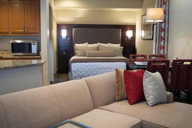 Foto del edificio - 6302 E Camelback Rd