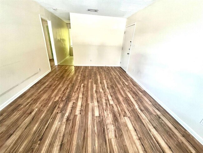 Foto del edificio - 1002 Level Creek Rd