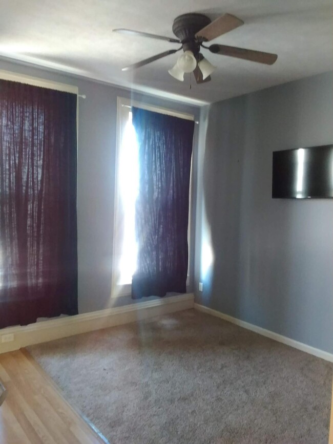 Living Room - 805 S Main St
