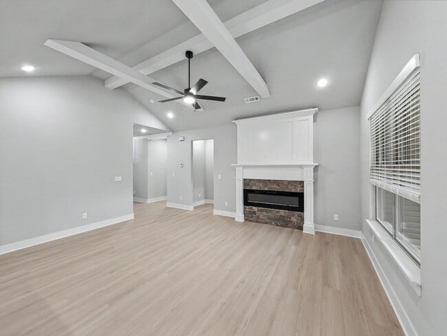 Building Photo - Beautiful New Construction Home in Bella Vista