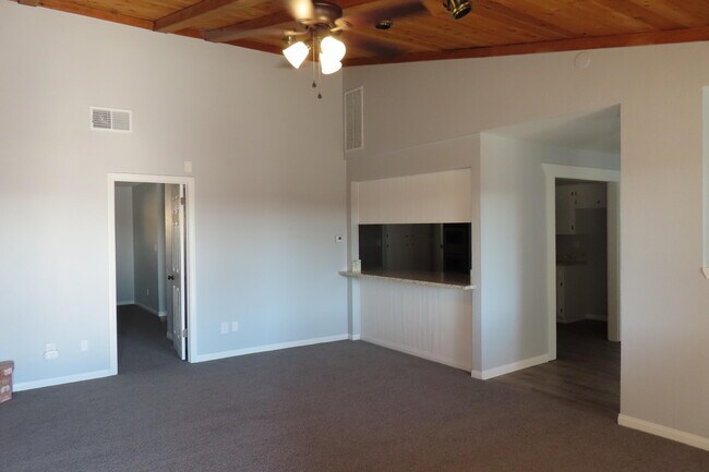 Building Photo - 4614 Ave L 2