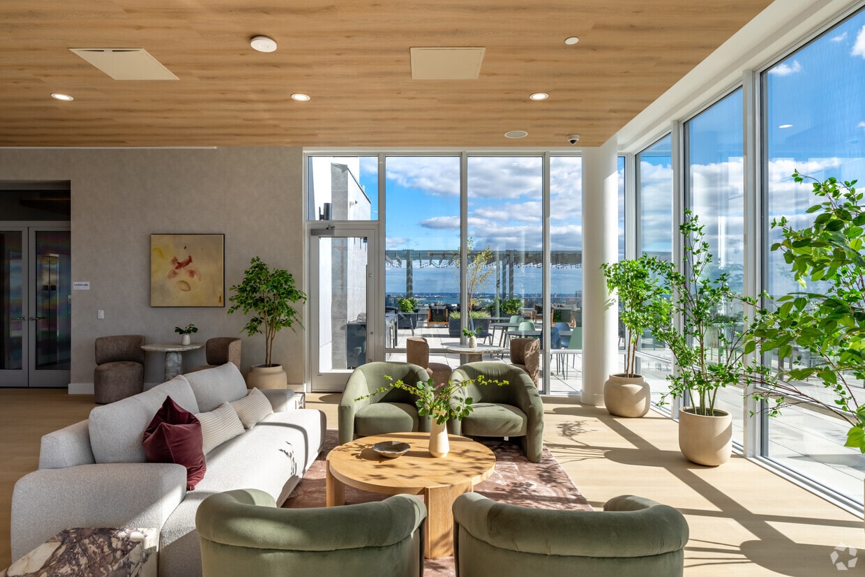 Primary Photo - 1440 Amsterdam Ave