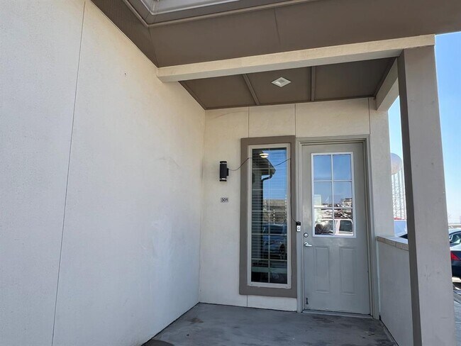 Building Photo - 2400 Louis Henna Blvd