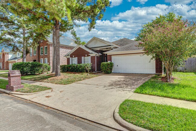 Building Photo - 21403 Hadrian Dr