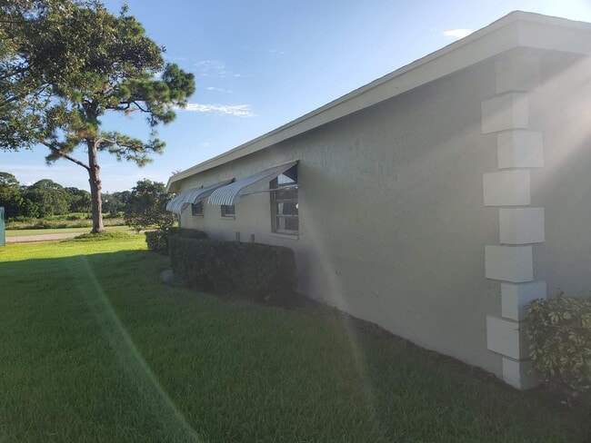 Building Photo - 2413 Lowson Blvd
