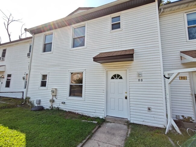 Building Photo - 88 Berkshire Rd