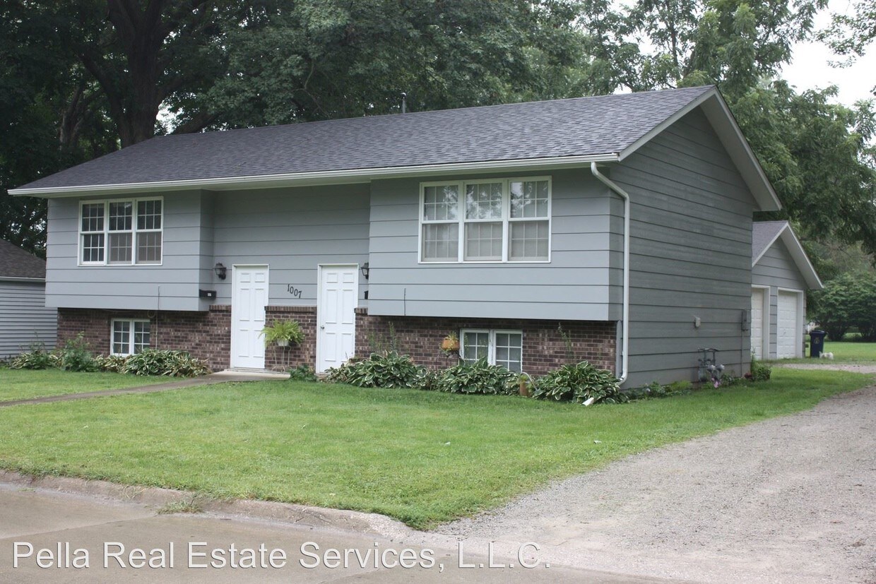 Primary Photo - 1007 Monroe St