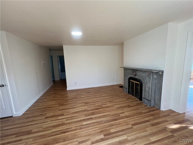 Foto del edificio - 291 W 2nd St