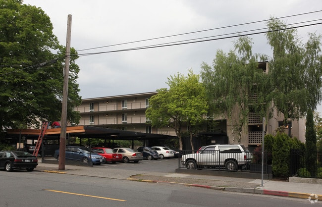 Building Photo - Mark Spencer Apartments