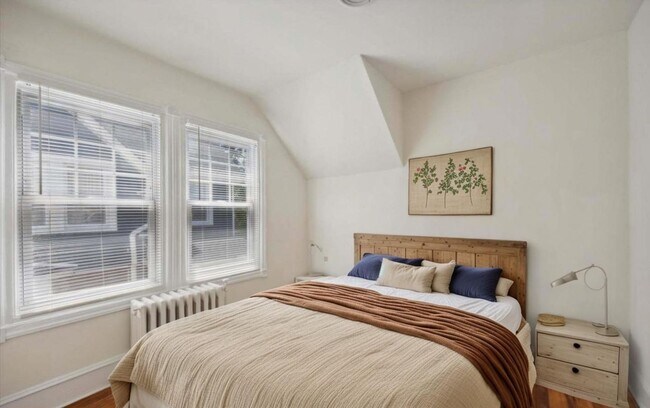 Foto del edificio - Bright and spacious 4-bedroom