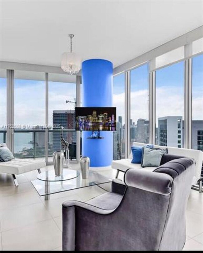 Foto del edificio - 888 Biscayne Blvd