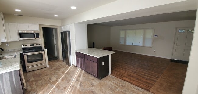 Building Photo - 12316 Rambling Ln
