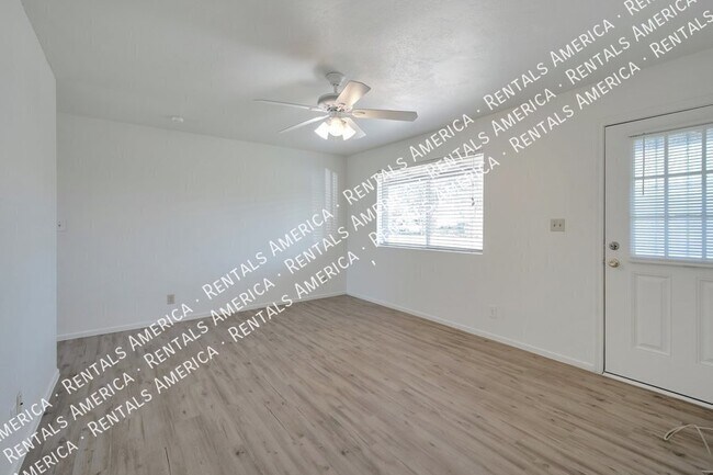 Foto del edificio - 2074 W Butler Dr