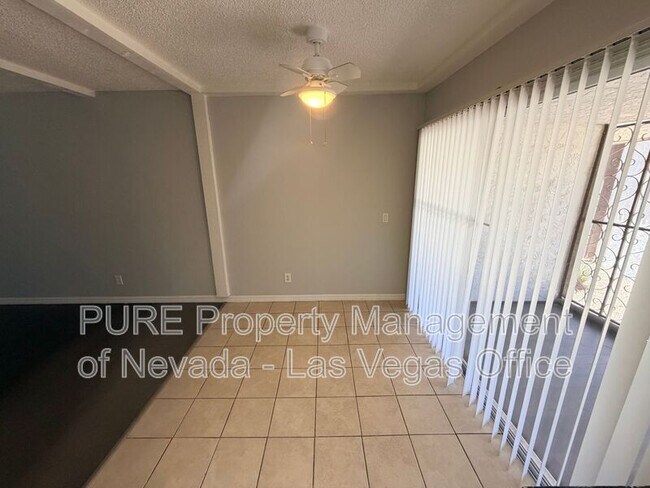 Foto del edificio - 1405 E Vegas Valley Dr
