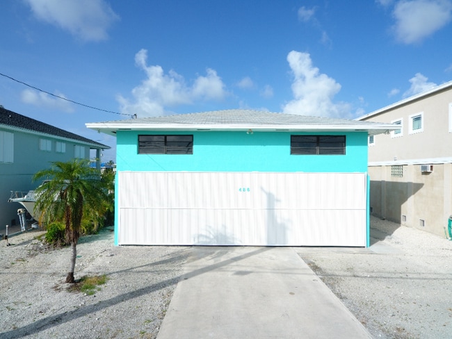 Building Photo - 486 Airport Dr S