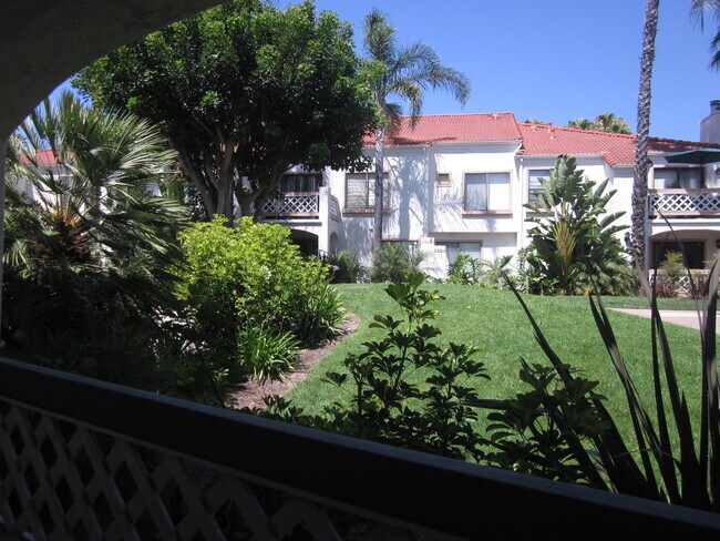 Foto del edificio - TWIN TRAILS - SPACIOUS 3 BD / 2 BA CONDO I...