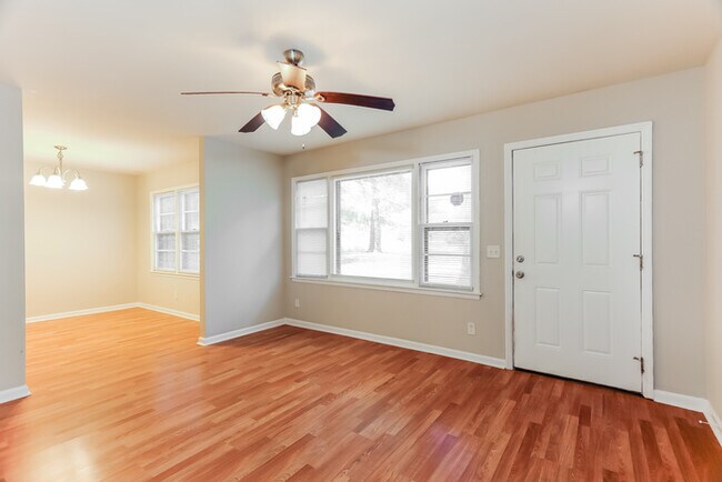 Foto del edificio - 8965 Cotton Rd