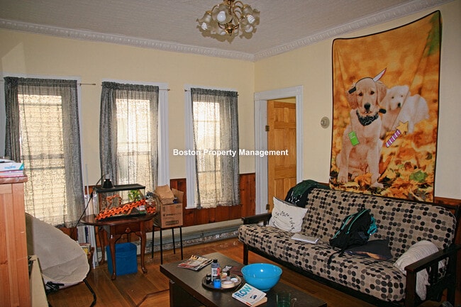 Building Photo - 74 Hano St