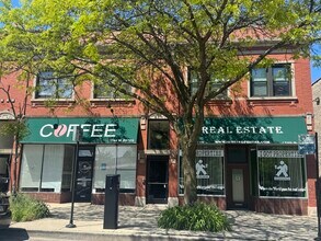 Building Photo - 1742 W Estes Ave