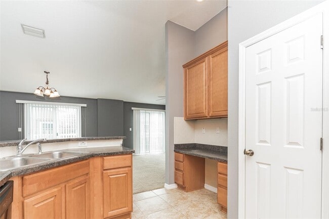 Building Photo - 6723 Breezy Palm Dr