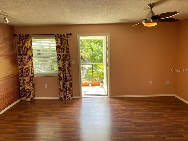 Foto del edificio - 525 Conway Rd
